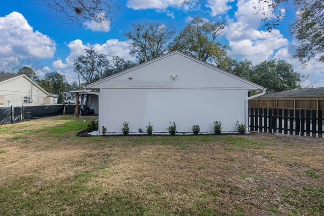 712 Clarence Street, Tomball, TX 77375