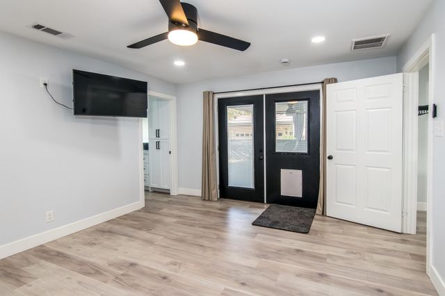 712 Clarence Street, Tomball, TX 77375