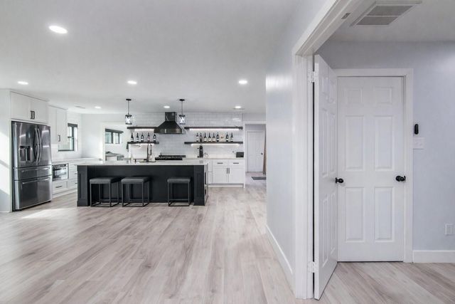 712 Clarence Street, Tomball, TX 77375