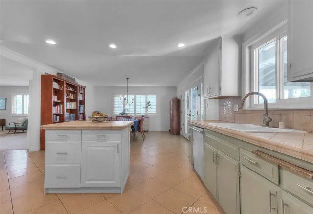 1517 E 19th, Santa Ana, CA 92705