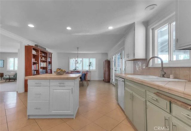 1517 E 19th, Santa Ana, CA 92705
