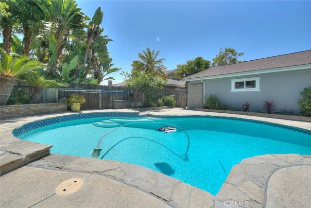 1517 E 19th, Santa Ana, CA 92705