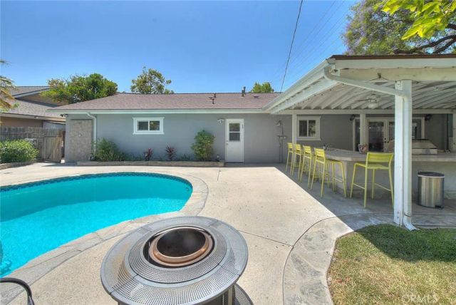 1517 E 19th, Santa Ana, CA 92705