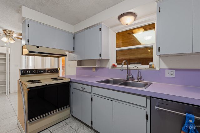 4910 W View Pl, Meridian, ID 83642