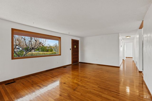 4910 W View Pl, Meridian, ID 83642