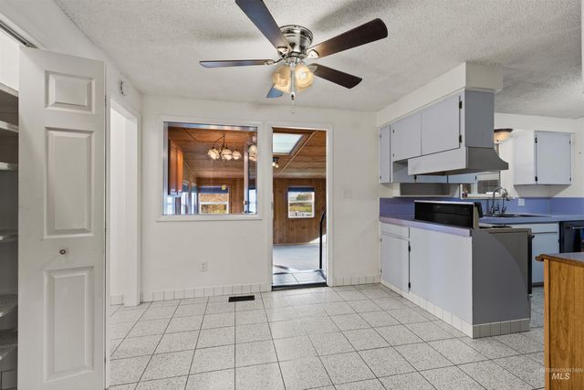 4910 W View Pl, Meridian, ID 83642