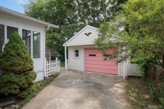 3826 Whittier Avenue, Flint, MI 48506