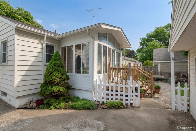 3826 Whittier Avenue, Flint, MI 48506