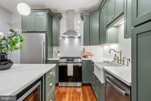 5 E COLLINGS AVE, Collingswood, NJ 08108