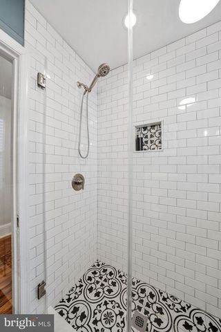 5 E COLLINGS AVE, Collingswood, NJ 08108