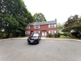 40 Grove Street B, Manchester, CT 06042