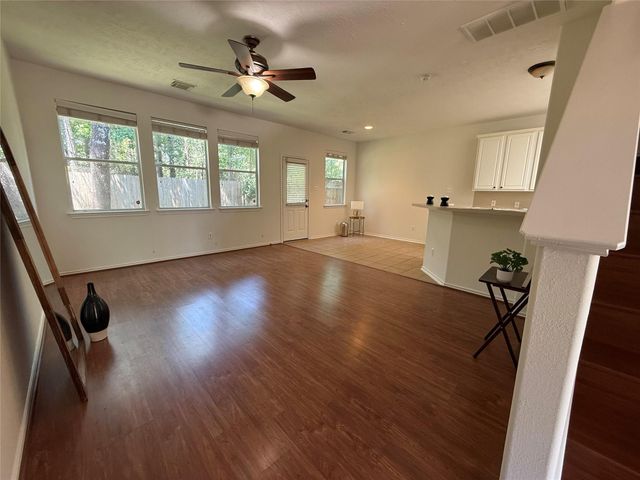 226 W Stedhill Loop, Conroe, TX 77384