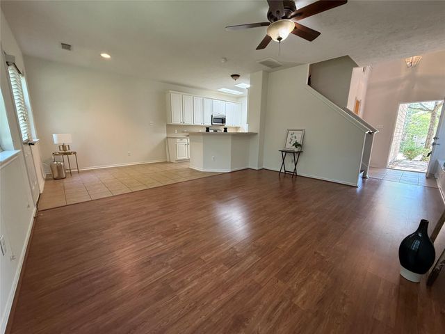 226 W Stedhill Loop, Conroe, TX 77384