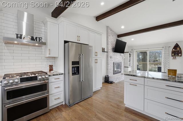 1929 Ridge Road, White Lake, MI 48383