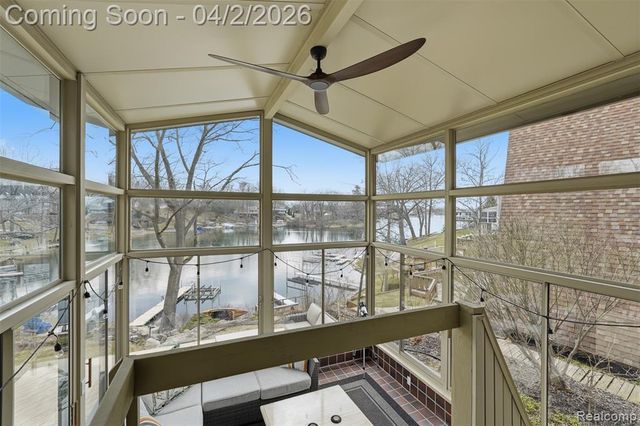 1929 Ridge Road, White Lake, MI 48383