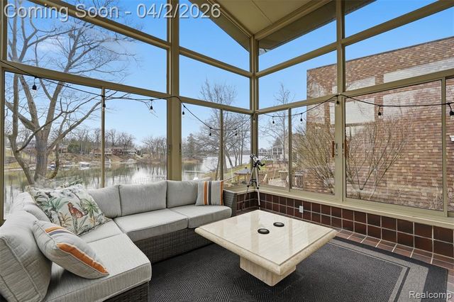 1929 Ridge Road, White Lake, MI 48383