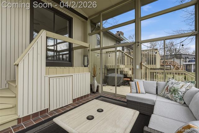 1929 Ridge Road, White Lake, MI 48383