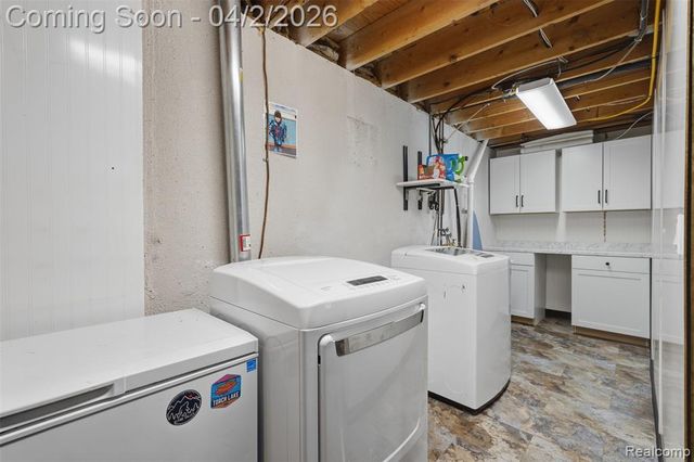 1929 Ridge Road, White Lake, MI 48383