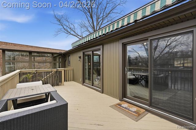 1929 Ridge Road, White Lake, MI 48383