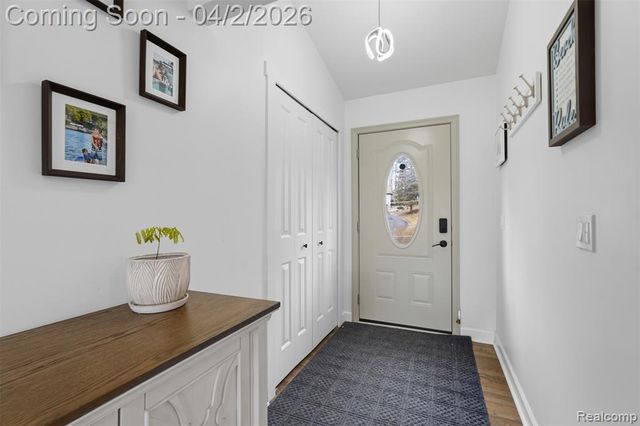 1929 Ridge Road, White Lake, MI 48383