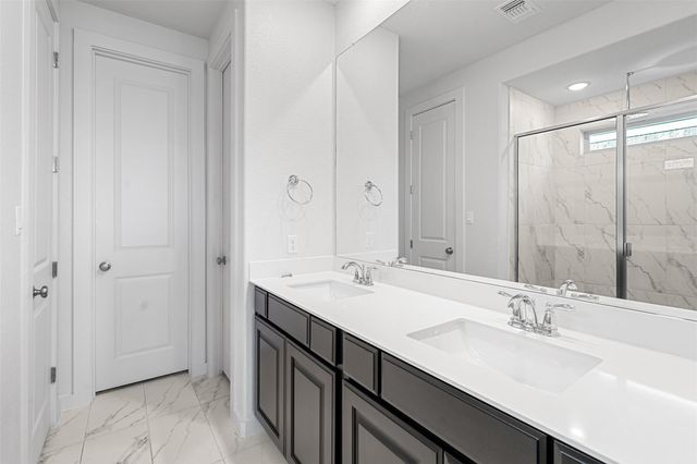 121 Rangel DR, Liberty Hill, TX 78642