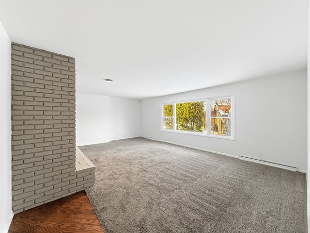 1734 W Stephenson Street, Freeport, IL 61032