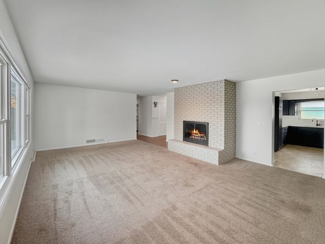 1734 W Stephenson Street, Freeport, IL 61032