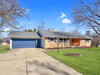 1734 W Stephenson Street, Freeport, IL 61032