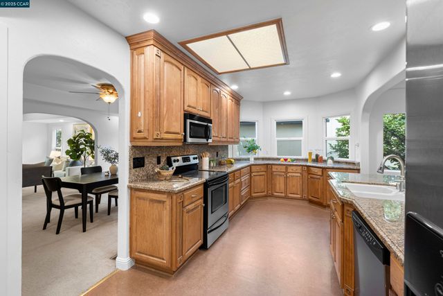 912 Brown St, Martinez, CA 94553