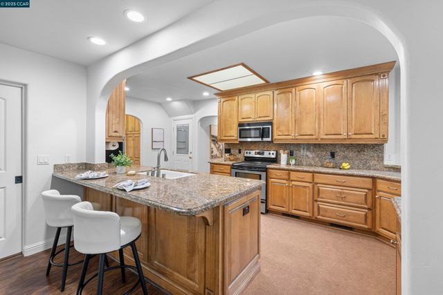 912 Brown St, Martinez, CA 94553