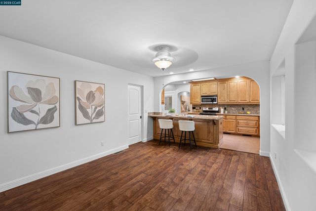 912 Brown St, Martinez, CA 94553