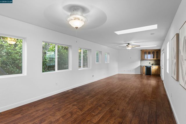 912 Brown St, Martinez, CA 94553