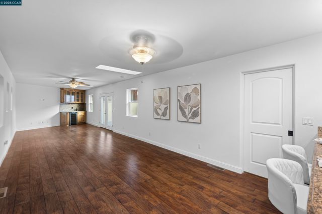 912 Brown St, Martinez, CA 94553