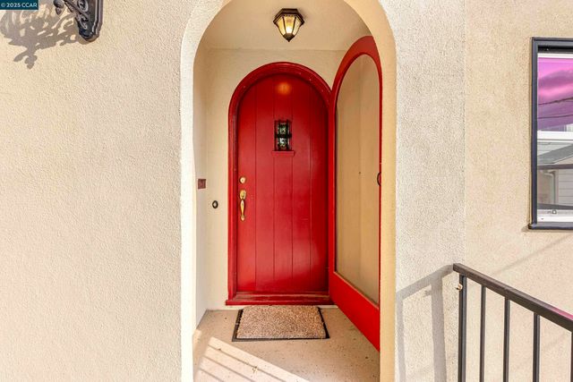 912 Brown St, Martinez, CA 94553