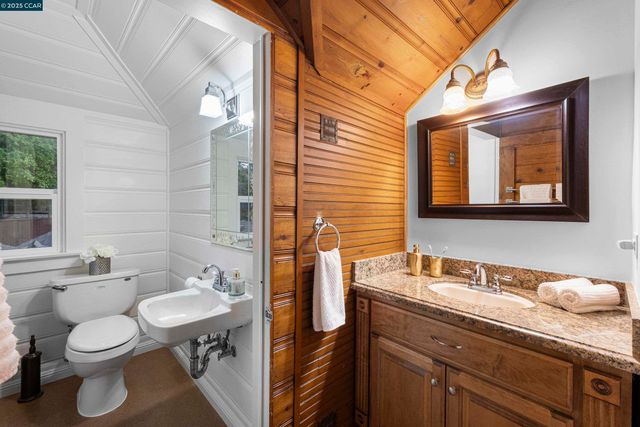 912 Brown St, Martinez, CA 94553