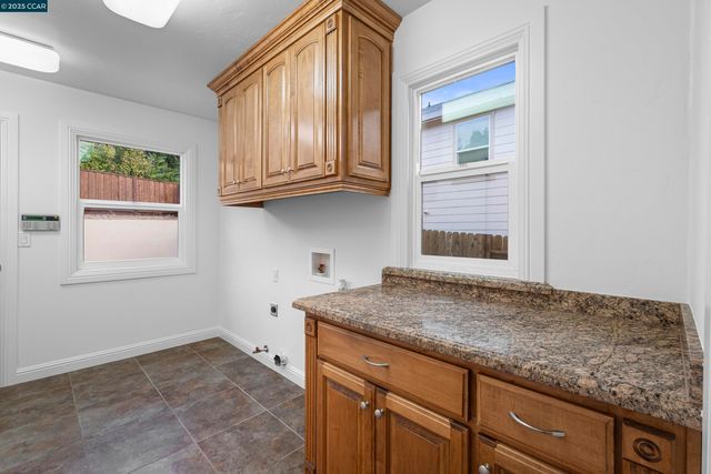 912 Brown St, Martinez, CA 94553