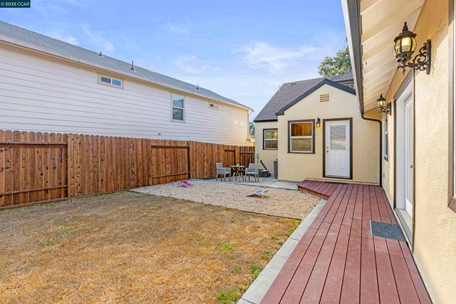 912 Brown St, Martinez, CA 94553