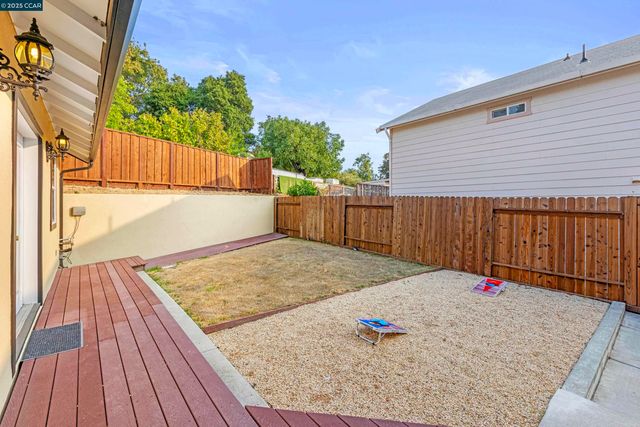 912 Brown St, Martinez, CA 94553