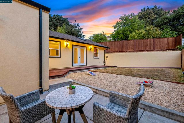 912 Brown St, Martinez, CA 94553