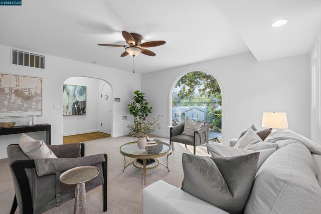 912 Brown St, Martinez, CA 94553