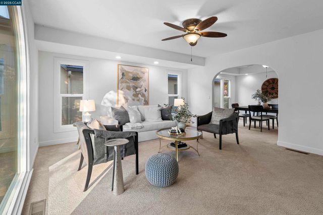 912 Brown St, Martinez, CA 94553