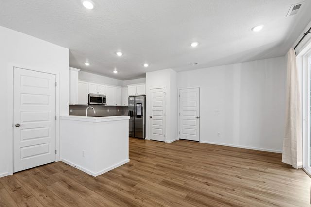 24814 E Coopers Hawk Ln, Liberty Lake, WA 99019