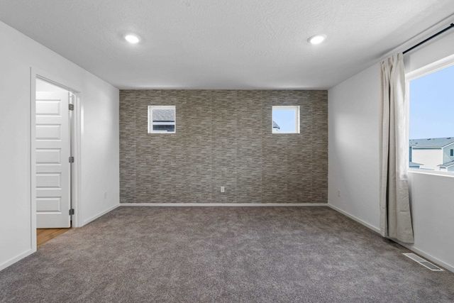 24814 E Coopers Hawk Ln, Liberty Lake, WA 99019