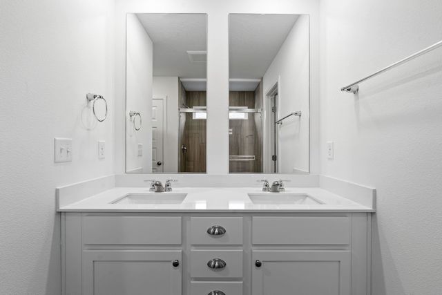 24814 E Coopers Hawk Ln, Liberty Lake, WA 99019