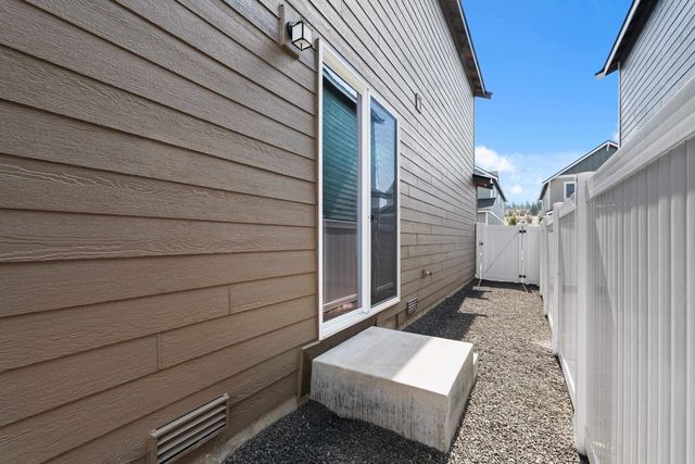 24814 E Coopers Hawk Ln, Liberty Lake, WA 99019