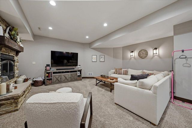 1030 Foy Court, Crown Point, IN 46307