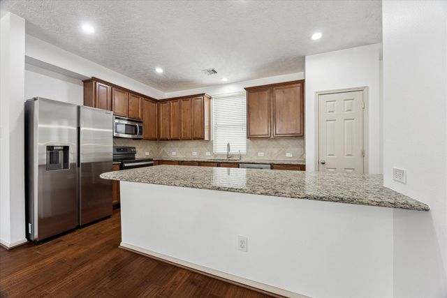 3324 Masters Point Drive, Houston, TX 77091