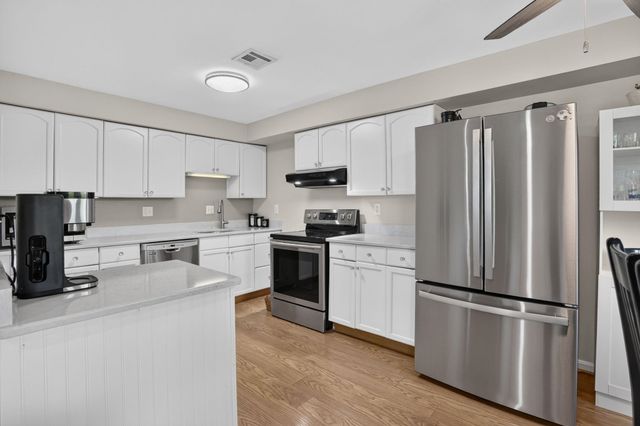 256 Stonebridge Drive, Nashua, NH 03063