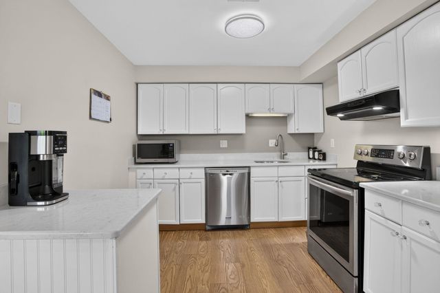 256 Stonebridge Drive, Nashua, NH 03063