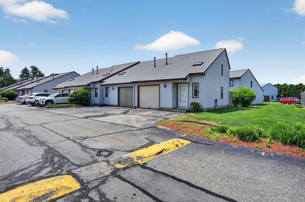 256 Stonebridge Drive, Nashua, NH 03063